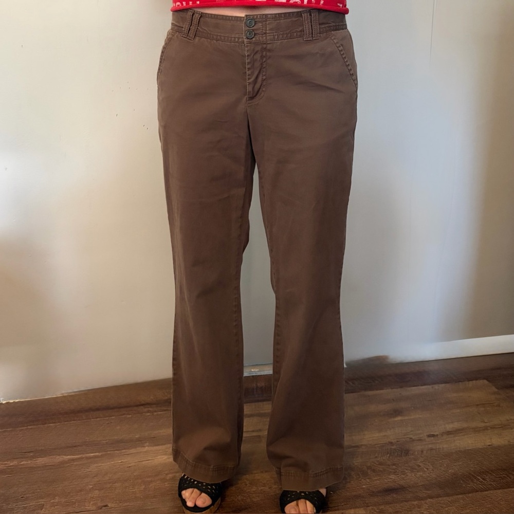 Dockers Favorite Fit 97% Cotton Brown Bootcut Mid-Rise Khaki Pants 4 EUC Office